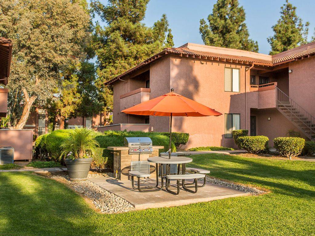 Apartments for Rent near UCR Summer Meadows Photos